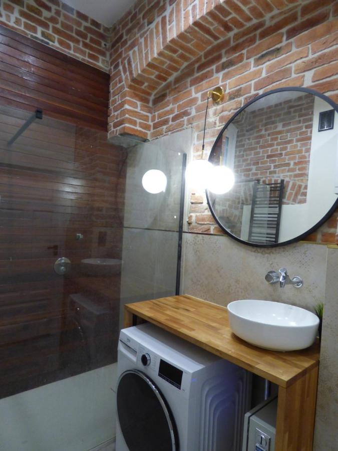 Gingerbread Hostel ทอรูน ภายนอก รูปภาพ